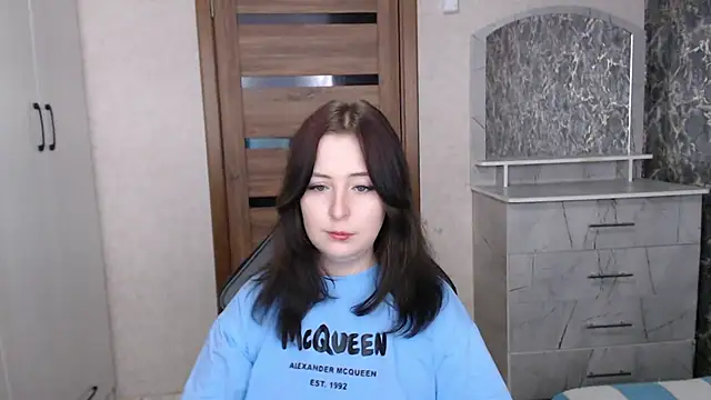 Snapshot of Kristy-Max chatting on 12.14.25 Kristy-Max online show from 12.14.25