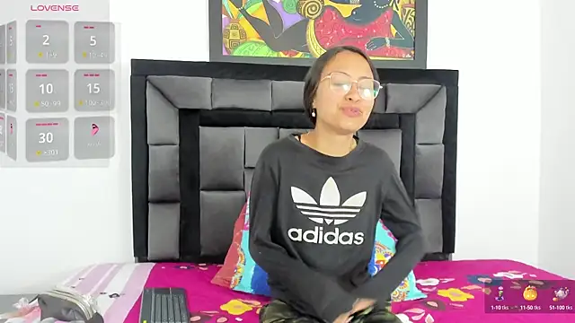 Snapshot of tatiana_valencia chatting on 03.10.25 tatiana valencia online show from 03.10.25