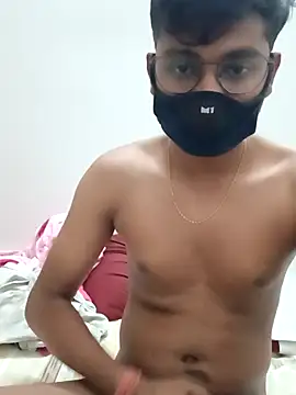 Snapshot of swagwew chatting on 10.10.25 swagwew online show from 10.10.25