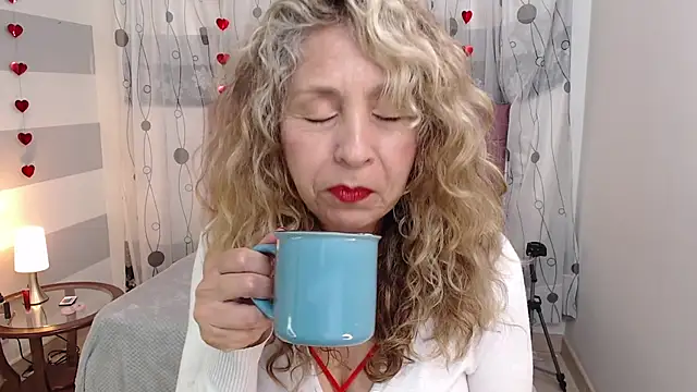 Snapshot of Afrodita_sg chatting on 03.03.25 Afrodita sg online show from 03.03.25