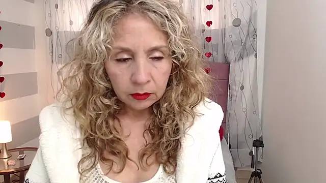 Snapshot of Afrodita_sg chatting on 03.08.25 Afrodita sg online show from 03.08.25