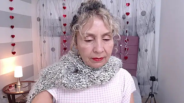 Snapshot of Afrodita_sg chatting on 03.17.25 Afrodita sg online show from 03.17.25