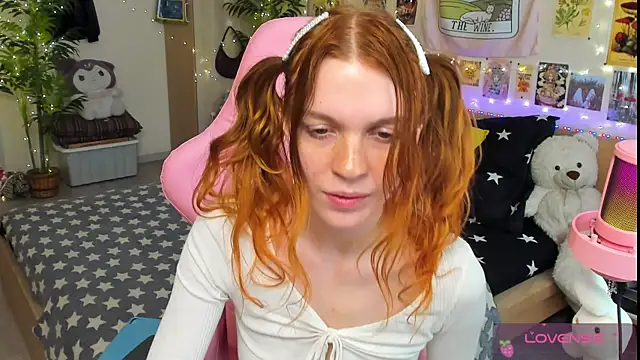 Snapshot of Sunny_Elly chatting on 04.23.26 Sunny Elly online show from 04.23.26