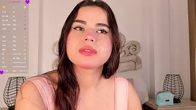 Snapshot of Victoria_vallejo_ chatting on 03.21.25 Victoria vallejo online show from 03.21.25