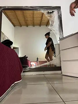 Alexa Miss online show from 10.25.25