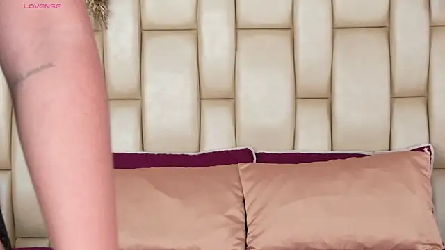 Alexa Miss online show from 11.16.25