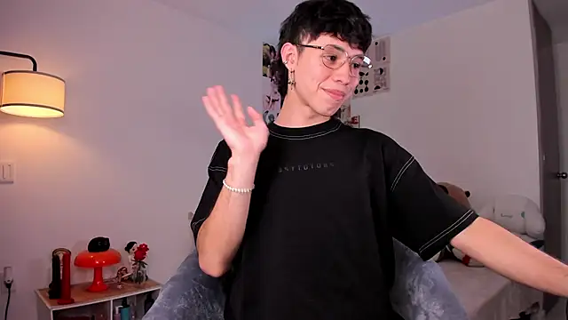 Snapshot of angel_bless19 chatting on 01.05.26 angel bless19 online show from 01.05.26