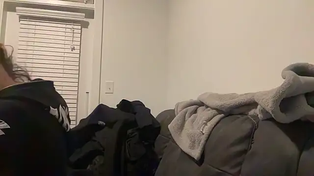 Snapshot of RavenRayyy chatting on 10.30.25 RavenRayyy online show from 10.30.25