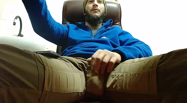 hardbigcock16 online show from 12.17.24