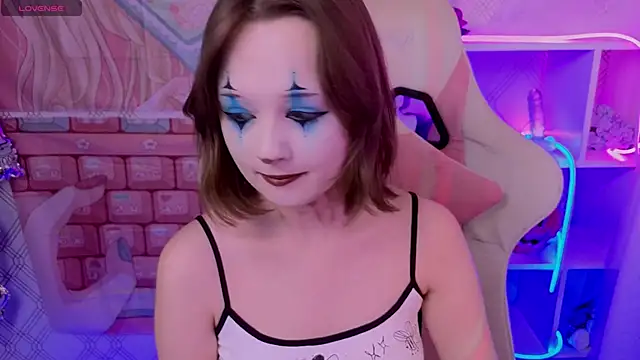 Mary uw online show from 10.24.25