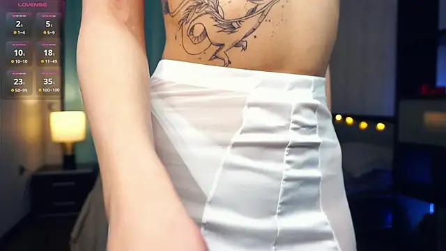 Snapshot of FannyHewson chatting on 03.06.25 FannyHewson online show from 03.06.25