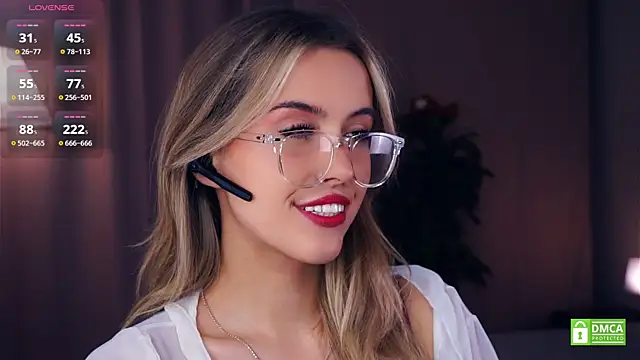 Snapshot of FannyHewson chatting on 09.12.25 FannyHewson online show from 09.12.25