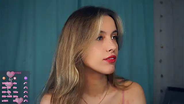 Snapshot of FannyHewson chatting on 10.17.25 FannyHewson online show from 10.17.25