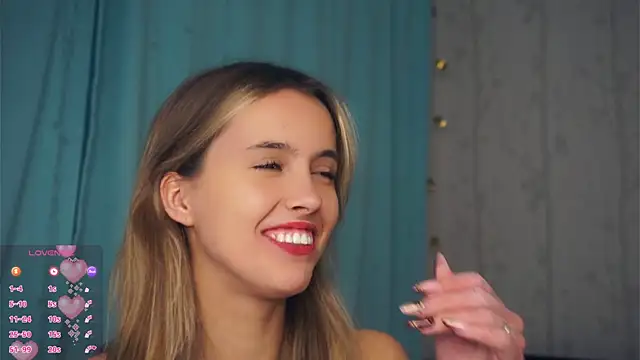 Snapshot of FannyHewson chatting on 10.24.25 FannyHewson online show from 10.24.25