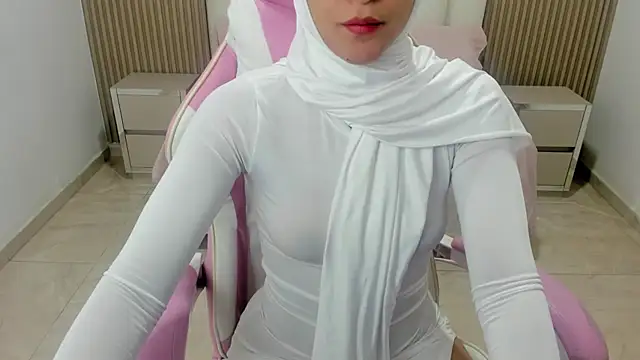 Hanaa latif online show from 02.17.25