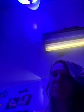 hotNReady6969 online show from 09.23.25