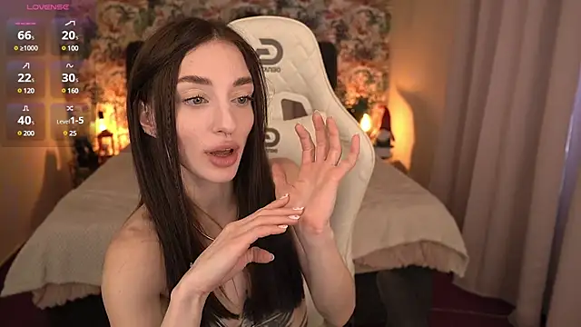 Alice Arwen online show from 01.05.25