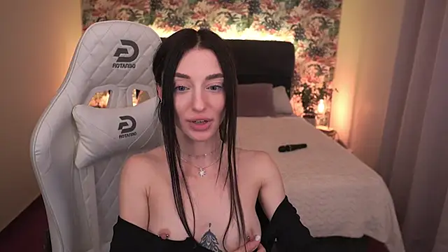 Alice Arwen online show from 03.17.25