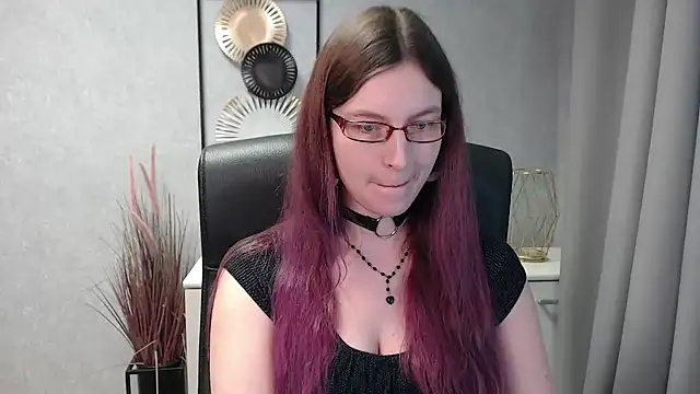 emmaxDelight online show from 12.29.24