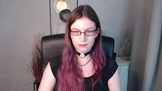 emmaxDelight online show from 12.31.24