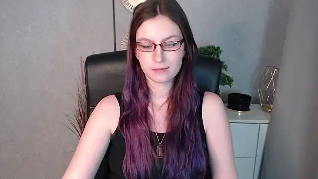 emmaxDelight online show from 01.03.25