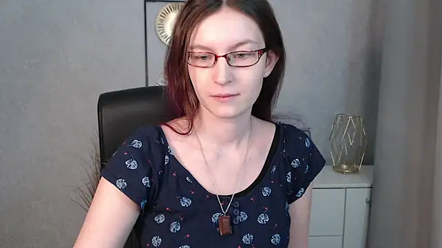 emmaxDelight online show from 01.20.25