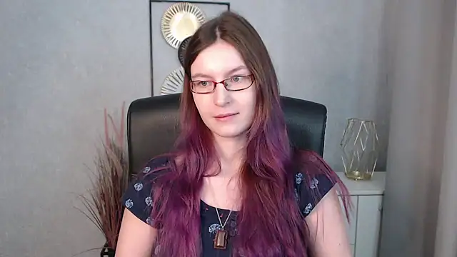 emmaxDelight online show from 01.20.25