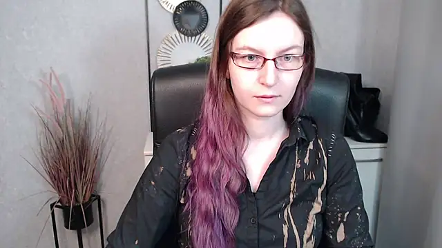 emmaxDelight online show from 02.25.25