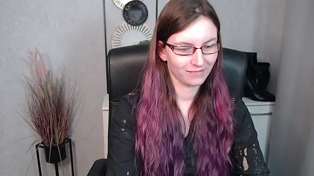 emmaxDelight online show from 02.25.25