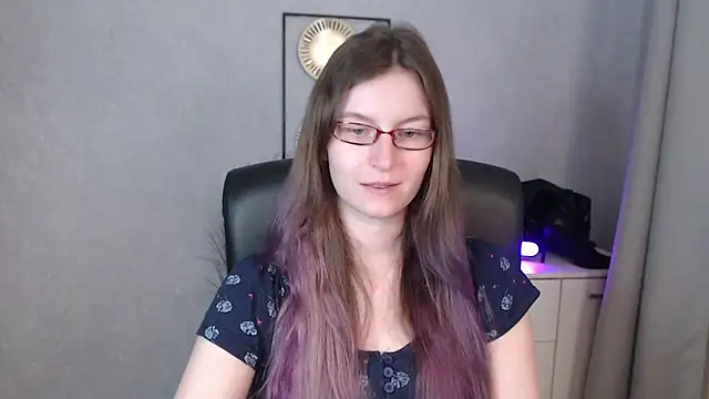 emmaxDelight online show from 09.15.25