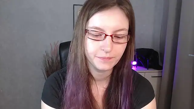 emmaxDelight online show from 09.18.25