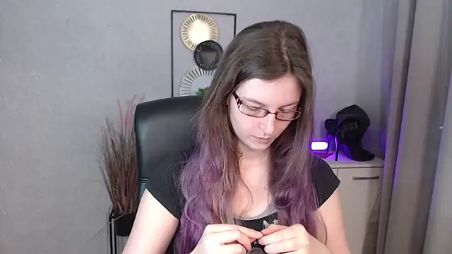 emmaxDelight online show from 09.19.25