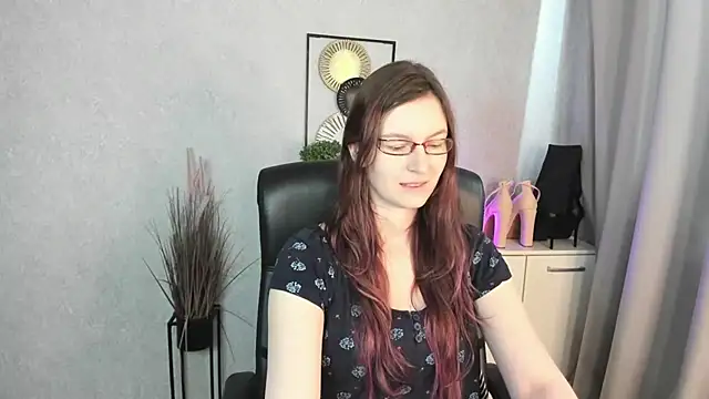 emmaxDelight online show from 05.13.26