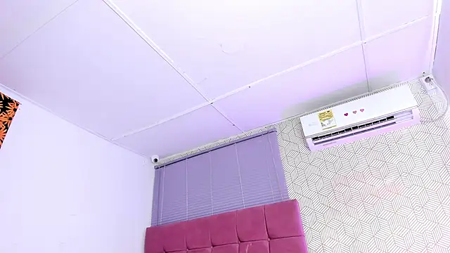 quianna  online show from 03.14.25