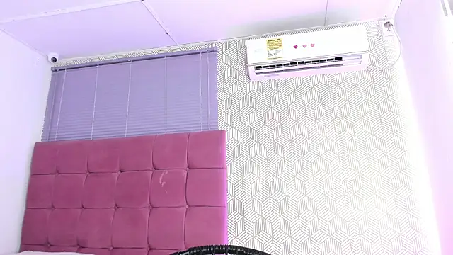 quianna  online show from 03.21.25