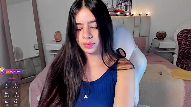 Snapshot of zoe_turnner_18 chatting on 09.18.25 zoe turnner 18 online show from 09.18.25