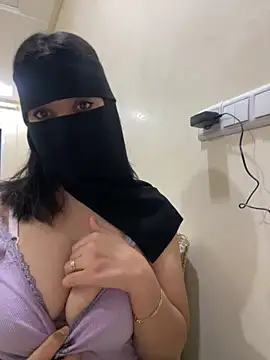 Snapshot of jijijoudia chatting on 10.29.25 jijijoudia online show from 10.29.25