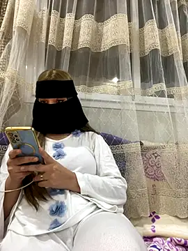 Snapshot of jijijoudia chatting on 12.04.25 jijijoudia online show from 12.04.25