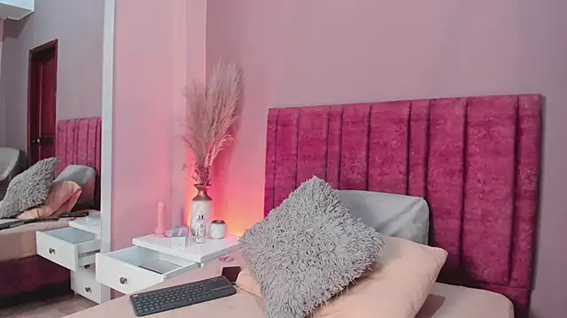 Snapshot of MelissaFoxx chatting on 11.08.25 MelissaFoxx online show from 11.08.25