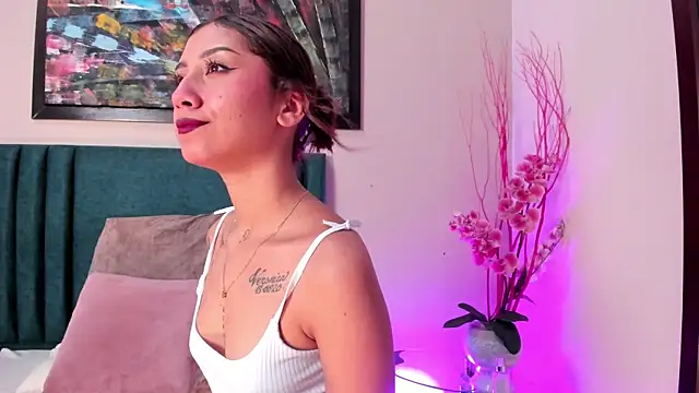 Snapshot of MelissaFoxx chatting on 11.25.25 MelissaFoxx online show from 11.25.25