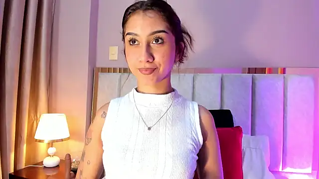 Snapshot of MelissaFoxx chatting on 12.04.25 MelissaFoxx online show from 12.04.25