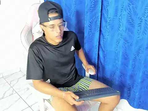 jamesescobar  online show from 04.08.26