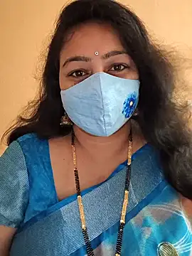 neelu-hoty online show from 03.03.25