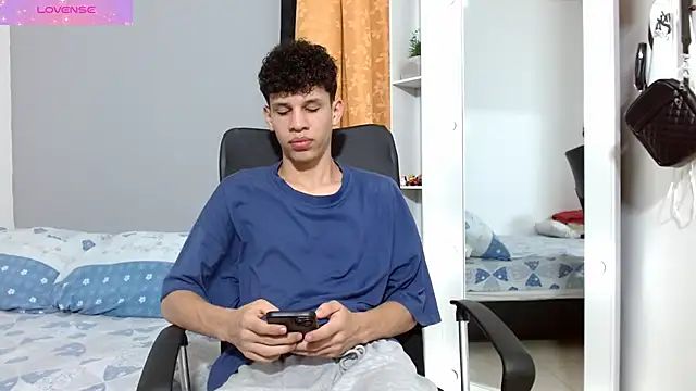 Snapshot of jeff_ross chatting on 12.06.24 jeff ross online show from 12.06.24