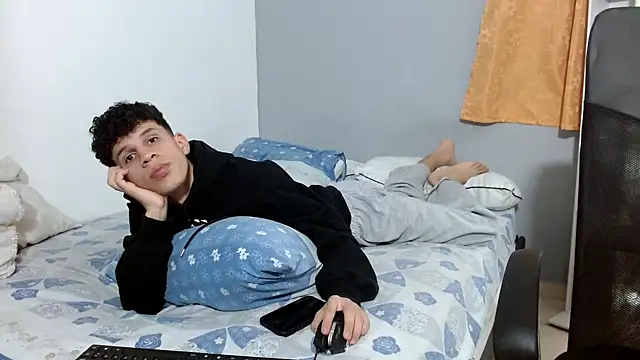 Snapshot of jeff_ross chatting on 12.16.24 jeff ross online show from 12.16.24