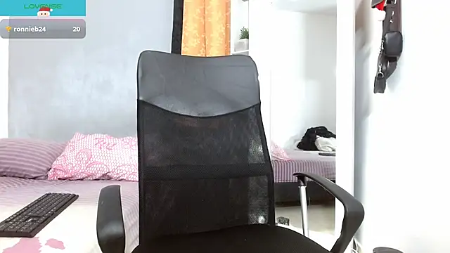 Snapshot of jeff_ross chatting on 12.29.24 jeff ross online show from 12.29.24