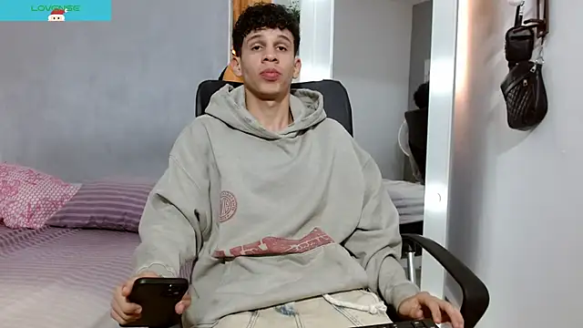 Snapshot of jeff_ross chatting on 12.31.24 jeff ross online show from 12.31.24