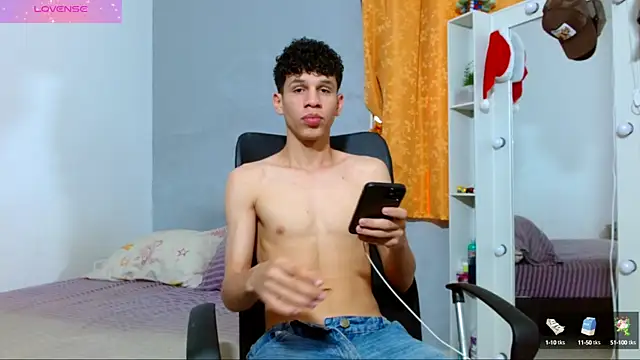 Snapshot of jeff_ross chatting on 02.15.25 jeff ross online show from 02.15.25