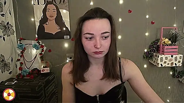  Barbie Kiss  online show from 02.25.25