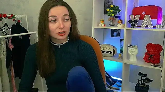  Barbie Kiss  online show from 02.10.26